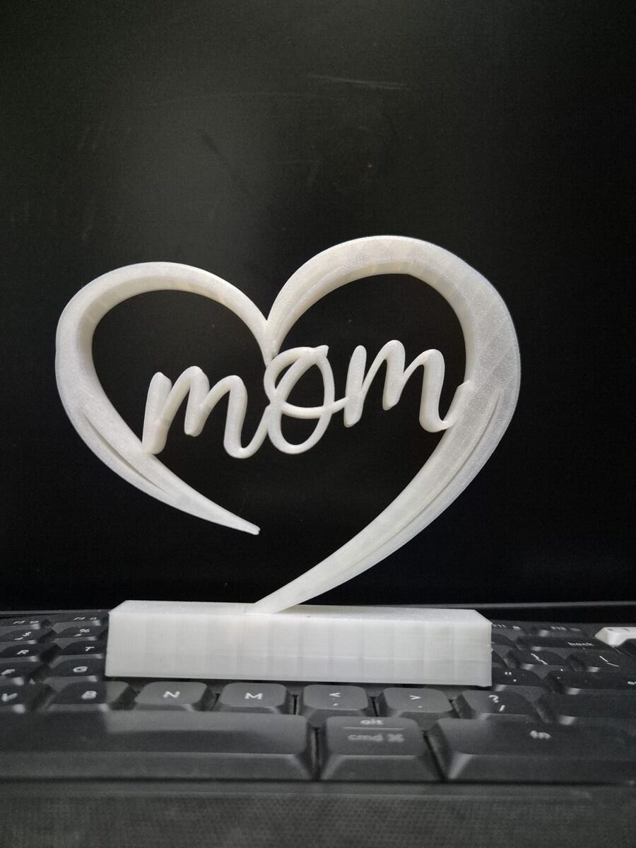 Mom Heart Stand — Handcrafted 3D Print by Dastaan India